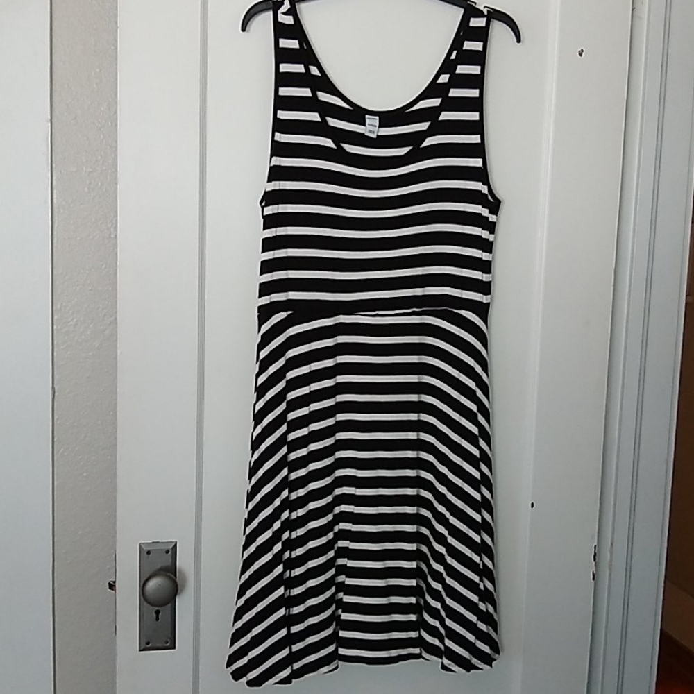 Old Navy black and white striped dress